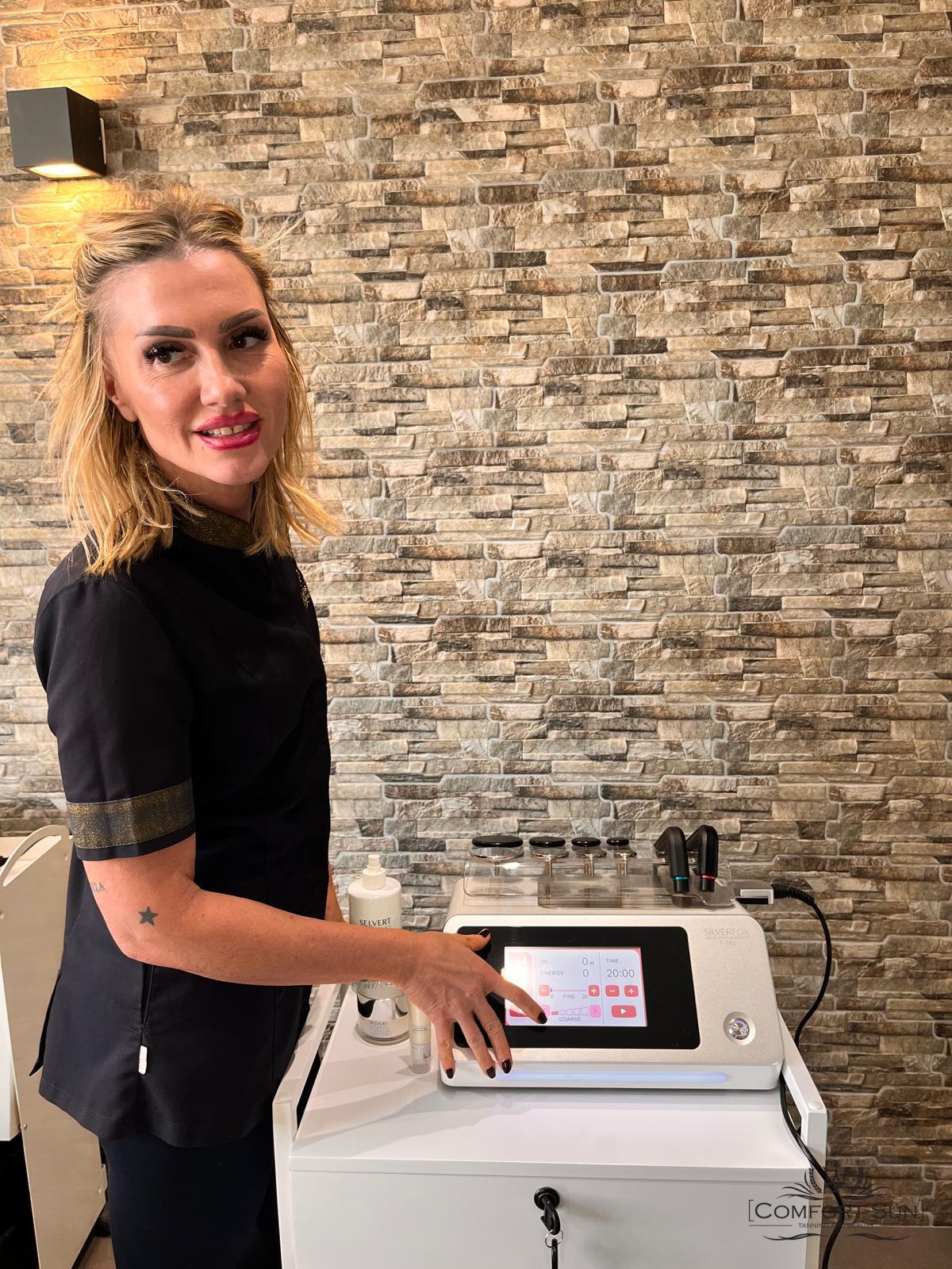 Manipolo radiofrequenza con applicatore viso