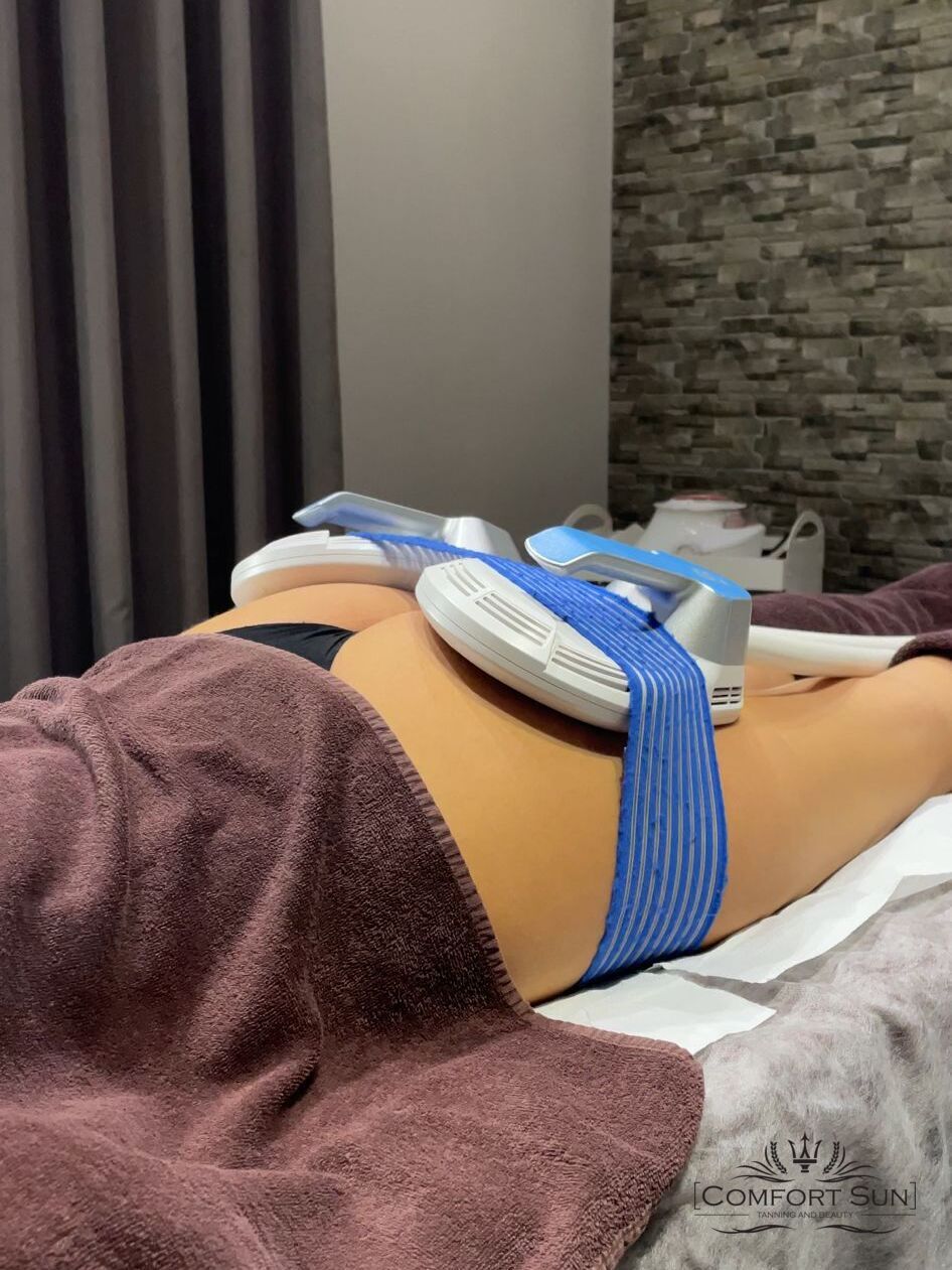 Applicatori Tonik Slim sui glutei durante il trattamento
